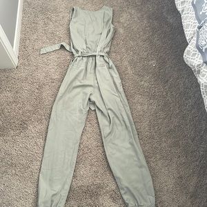 Abercrombie kids long romper. Army green. Size 15-16
